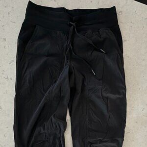 Lululemon dance studio Mid-Rise jogger, size 4